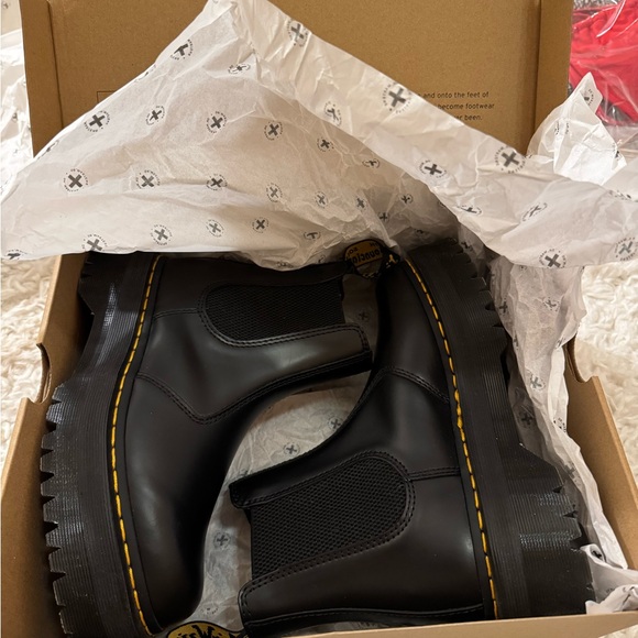 Dr. Martens 2976 SMOOTH LEATHER PLATFORM CHELSEA BOOT (with original packaging) - Picture 8 of 10